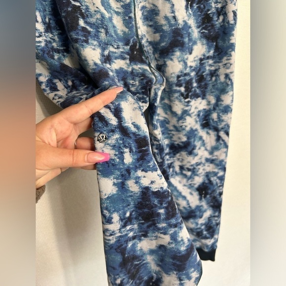 LULULEMON Blue Tie Dye Zip Up Jogger Sweatpants Women’s Size 8 - Picture 4 of 11